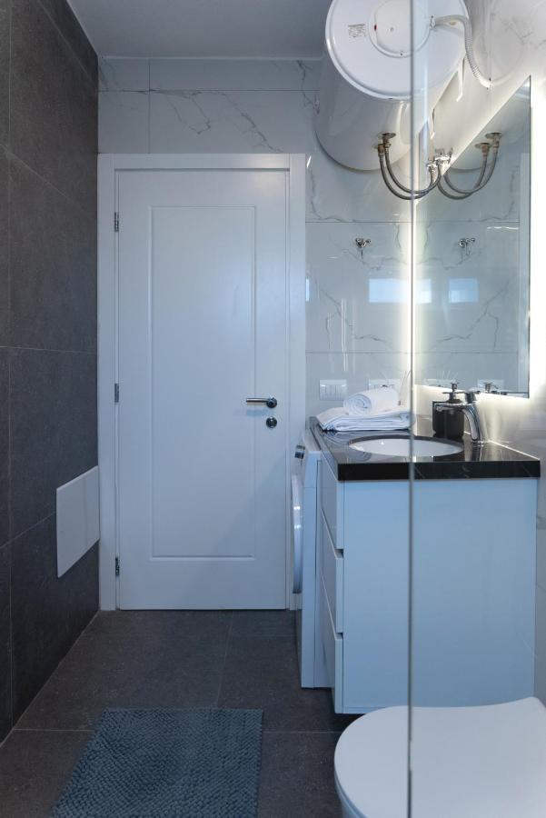 City Center Apartment ติรานา ภายนอก รูปภาพ